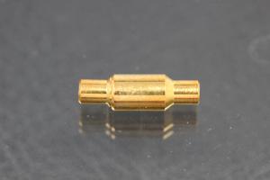 Magnetschließe speziell für Draht, ca Maße 15,0 x5,0mm, Drahtbohrung Ø2mm, goldfarben